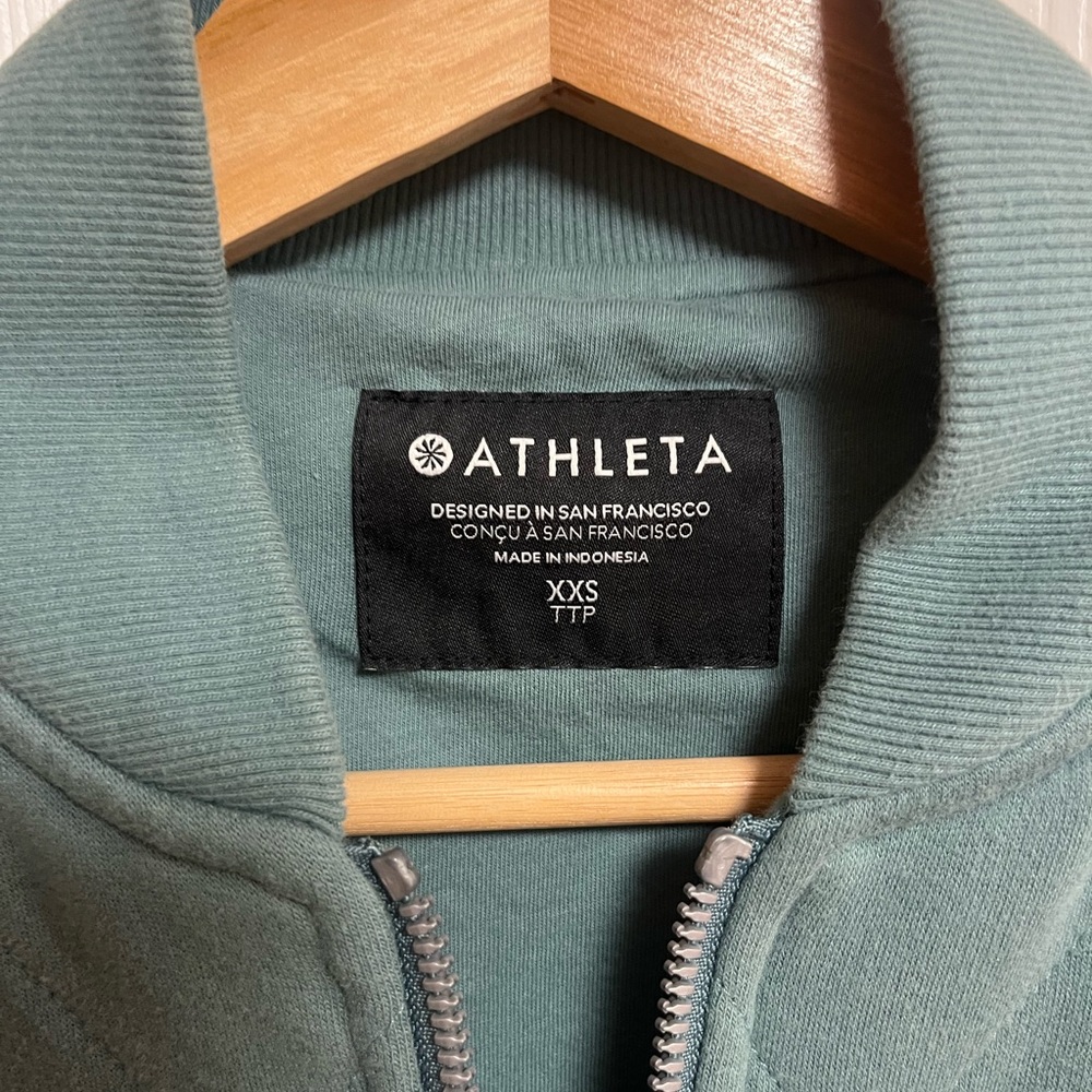 Athleta Women's Sage Green Quilted Bomber Jacket - Picture 9 of 14